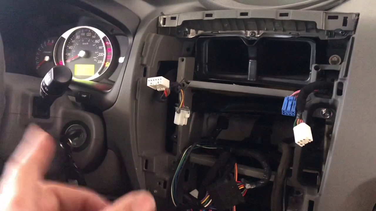 Como usar câmera de ré original da tucson em mídia universal