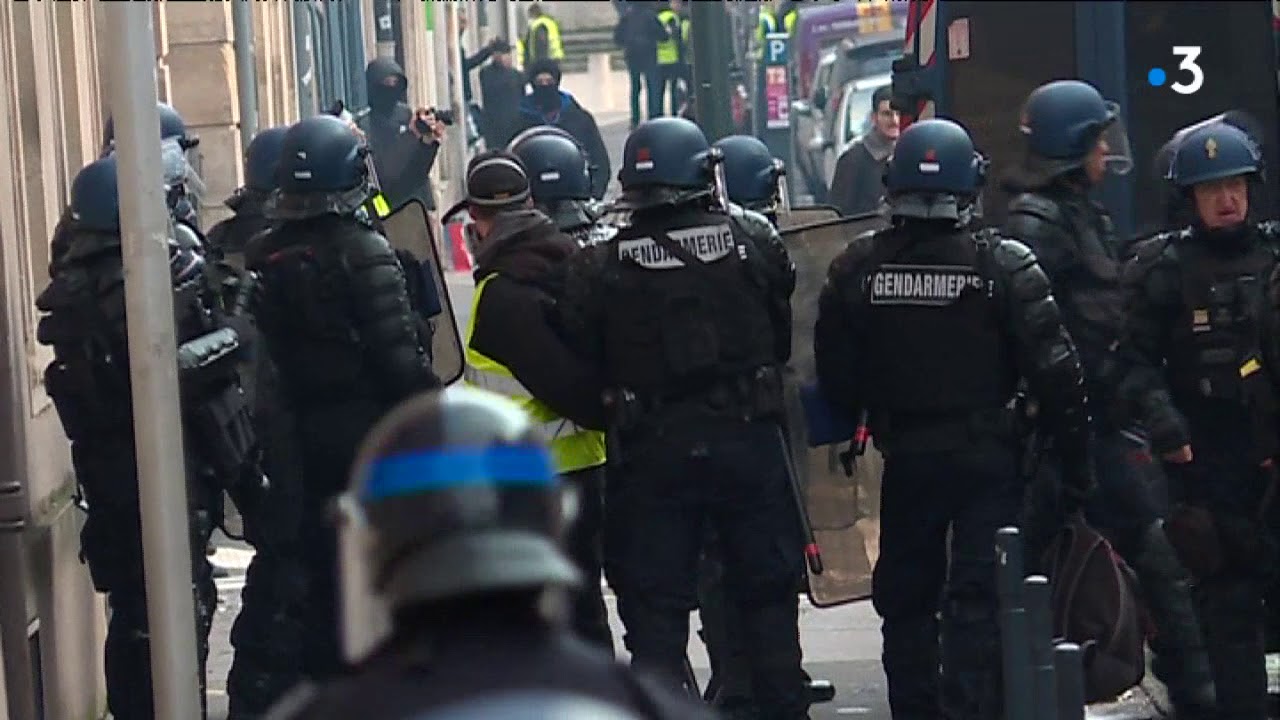 A Nancy Les Gendarmes Ont Bloqué Laccès à La Préfecture