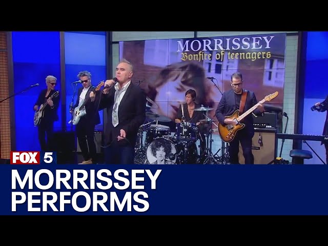 Morrissey performs live class=