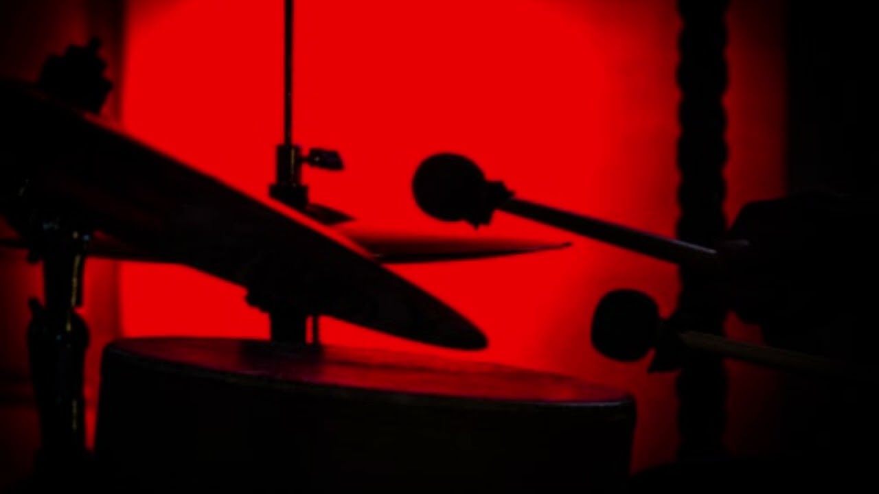 Behind Blue Eyes       Blue_Eyed_Darkness