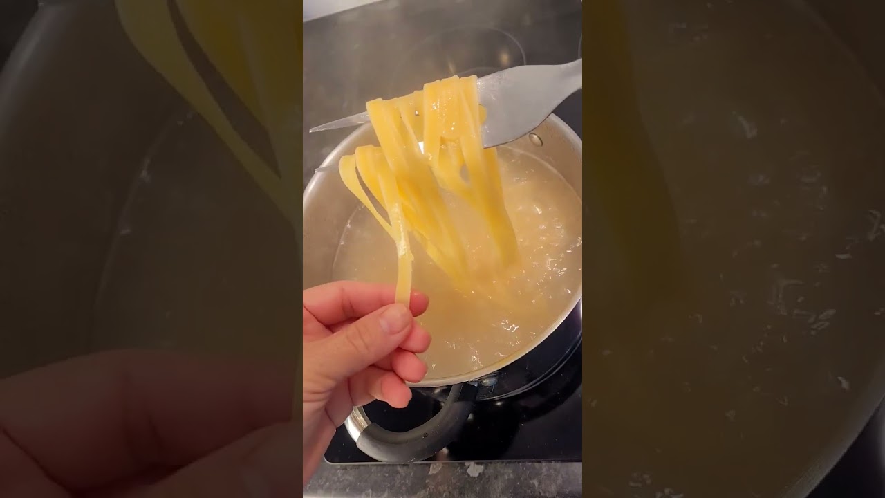 Signs the Spaghetti is Cooked? #short #shortvideo #cooking #spaghetti #homecooking #homecook #pasta