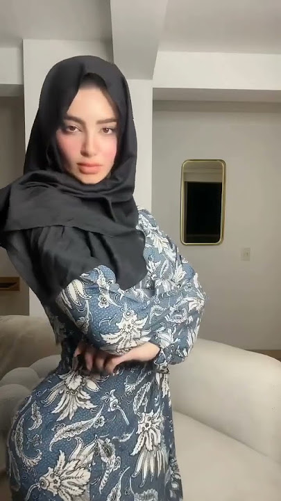 Arabic girl twerking in hijab 🥵🍑😍 #twerk #twerking #dance #singlemom #bigbank #bounce #slay #sway