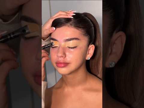 عملت الميك اب اللي ماشيه بقول للناس كلها اني مش بحبه