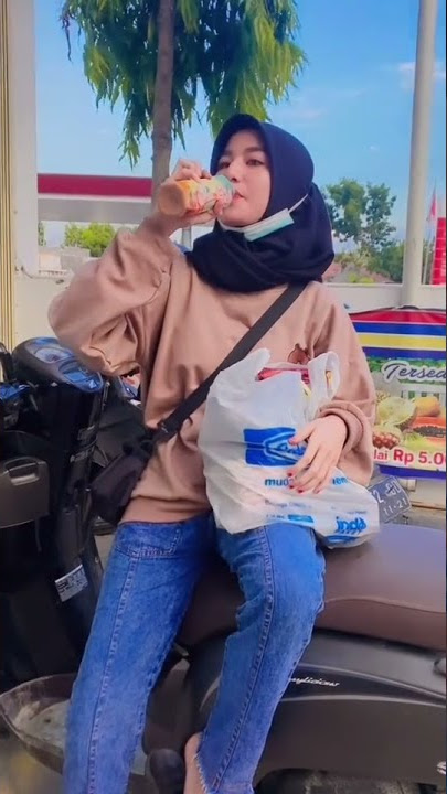 STORY WA Mentahan Halu Sama cewek cantik di indomaret. Buat manasin mantan, prank temen.