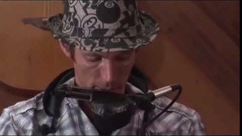 Juzzie Smith Harmonica Lesson with Wazinator stompbox - cross harp in E