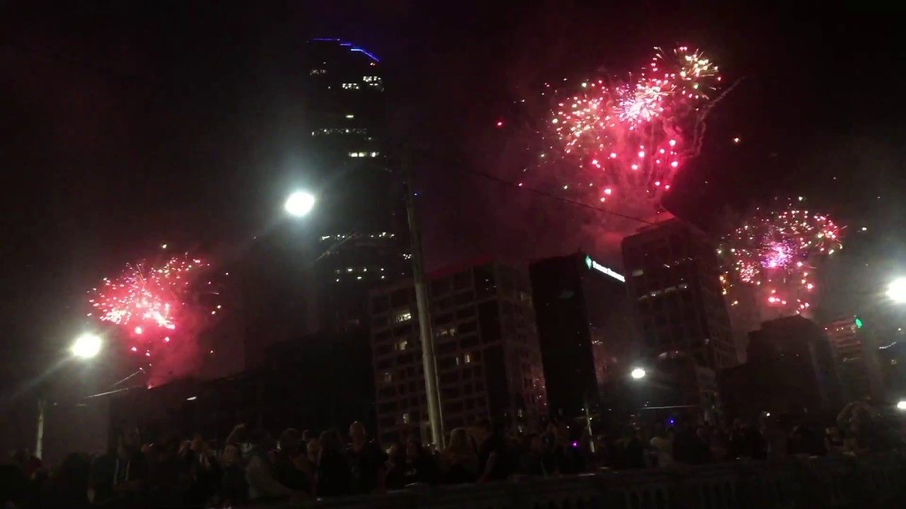 NEW YEARS EVE MELBOURNE 2017 - YouTube