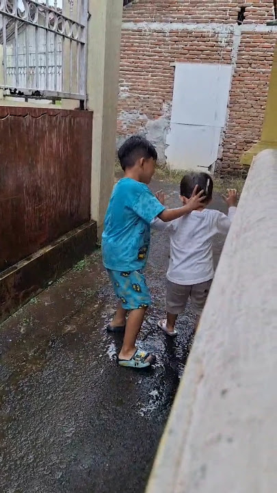 Download lagu Hujan masih air 🥳 #koreaselatan #hujanderas #hujanlebat #hujanhujanan #hujansalju #saljukorea