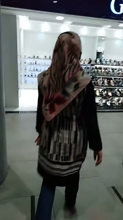 Story' WA IG jalan jalan ke mall king kota Bandung bareng cewe cantik