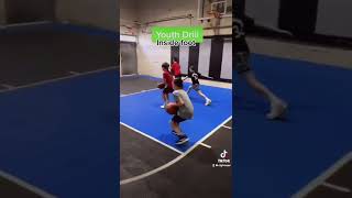 Simple Youth Basketball Footwork Drill #fyp #basketball #footwork #détails