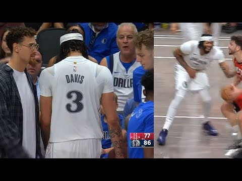Anthony Davis non-contact injury in Mavs debut and goes to locker room 😬