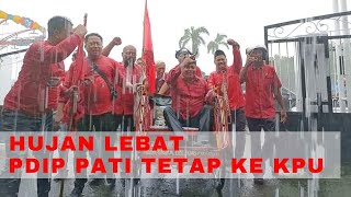 Diiringi Derai Hujan, Bacaleg Pdip Pati Datangi Kpu Dengan Becak