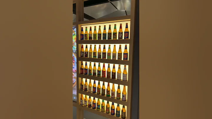 竹北享平方商场这餐厅有意思 Beers bottle decorations for this restaurant in Zhubei - 天天要闻
