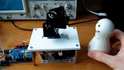 Servo controlled by distance sensors (Arduino Leonardo)