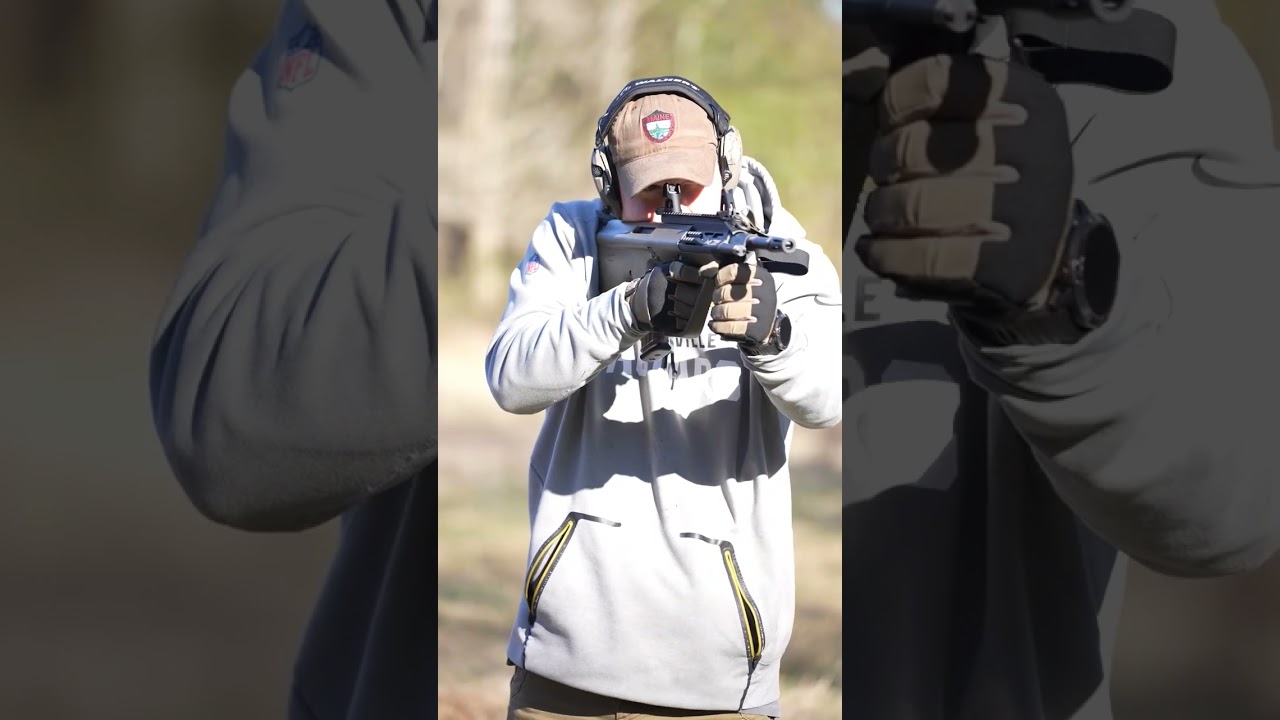 Steyr AUG Bullpup Rifle Mag Dump 