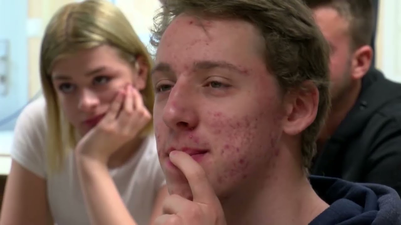 PÉNZ7 2026 bemutató óra 9-13. osztály - Pénzügyi biztonság - Biztosítások