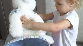 Как Алиса играет и веселится дома с куклой Пикабу Ниной Как Алиса играет и веселится дома с куклой Пикабу Ниной