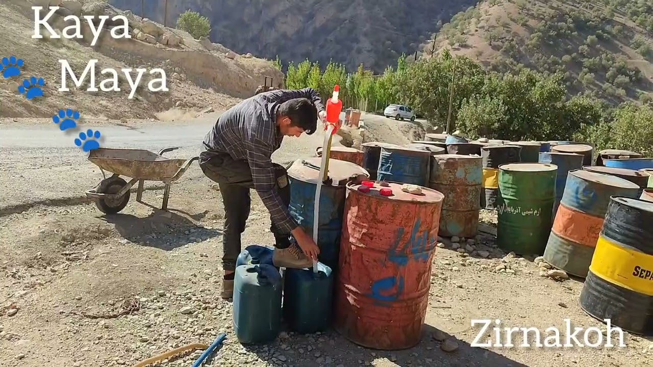 Winter Survival | Carrying a 200-Liter Fuel Barrel by Cart in Rural Life