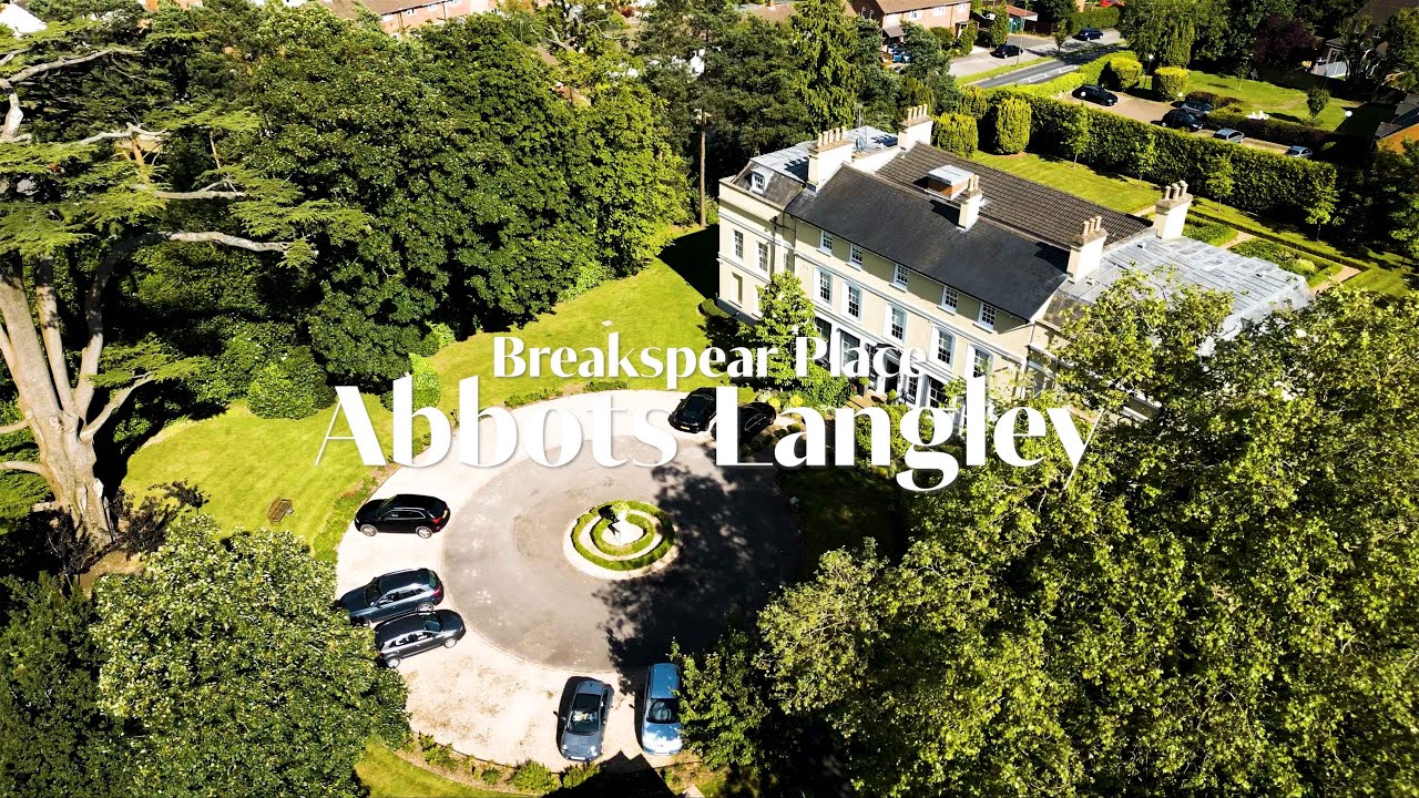 A Look Inside a £900,000 Luxury Apartment Breakspear Place, Abbots