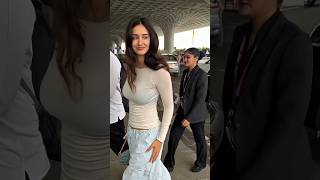 Disha Patani Hot Dress Disha Patani Hot Scenes Disha Patani New Look Disha Patani Navel Saree