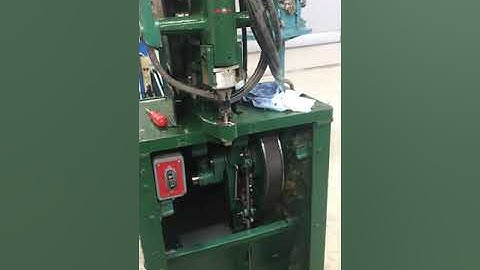 Scovill Attaching Machine-M245