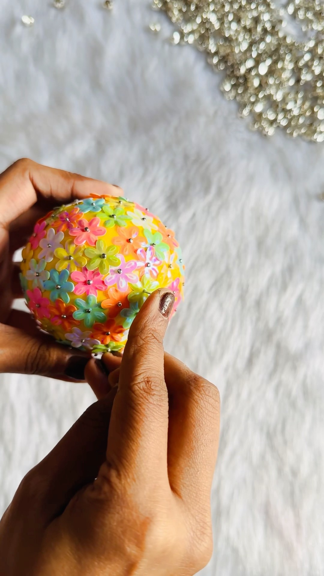 DIY Christmas Balls ? #crafteraditi #crhristmas #youtubepartner #shorts #diy ​⁠@CrafterAditi