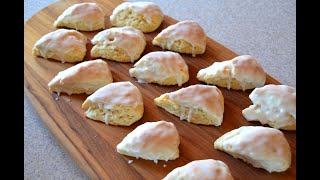 Starbucks style mini Vanilla Scones | Easy vanilla scones recipe