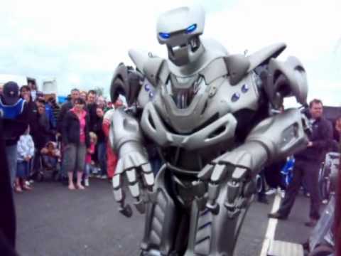 amazing 8 foot robot seriously advanced