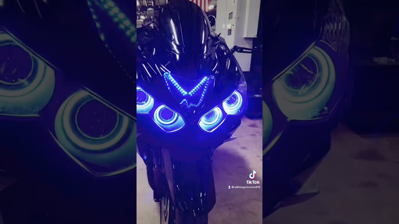 CUSTOM KAWASAKI NINJA ZX-14 WITH LIGHT KIT, 360 KIT, AND