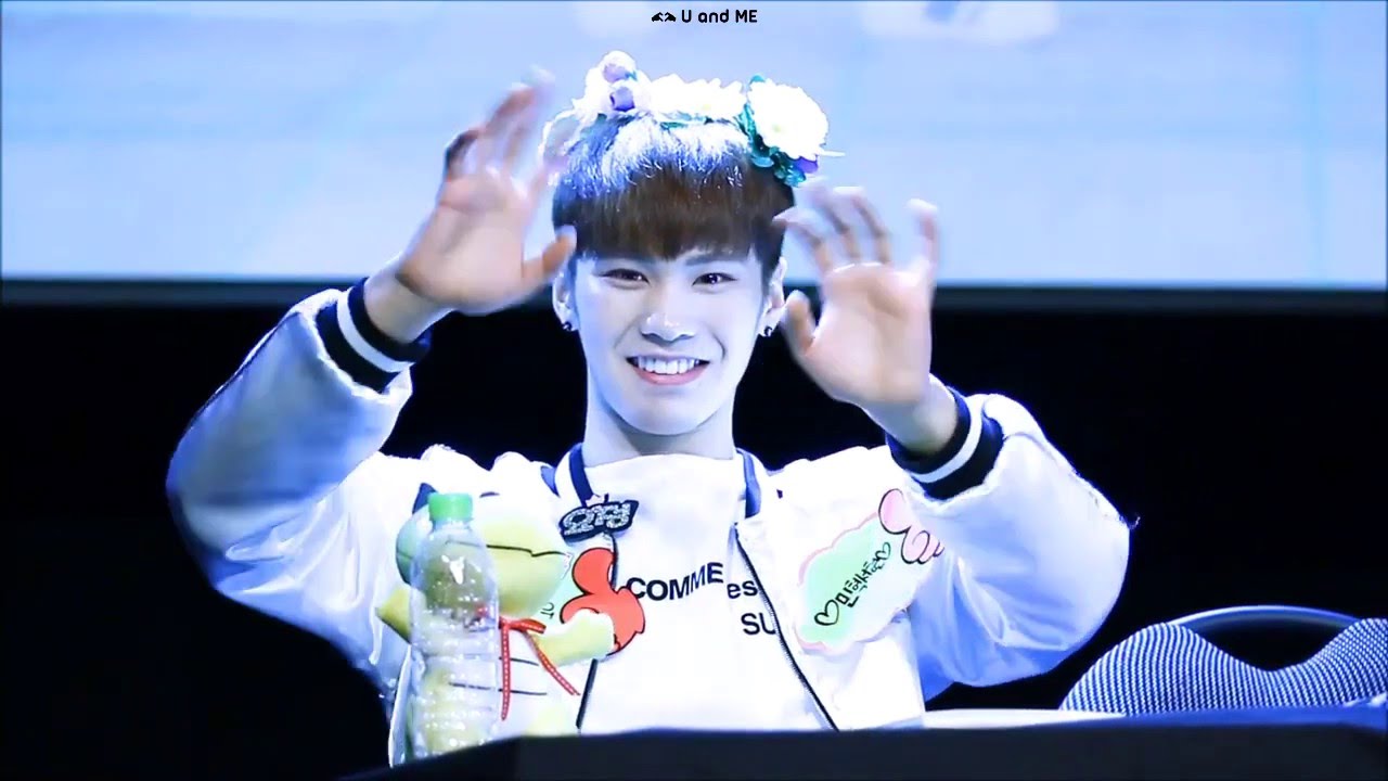 160312 상암 팬싸인회 ASTRO 라키 ROCKY - YouTube