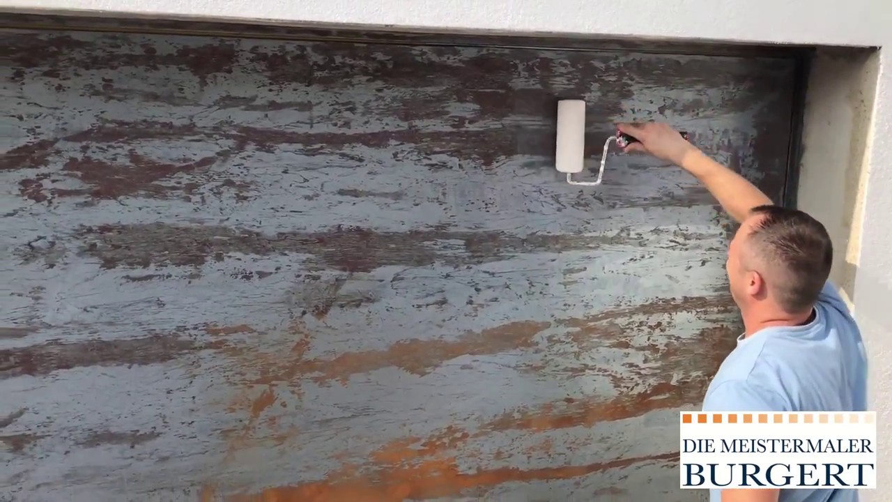 Rostoptik in Pforzheim- Garagentor