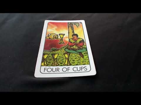 ไพ่ยิบชี ไพ่4ถ้วย(FOUR OF CUPS)และความหมาย