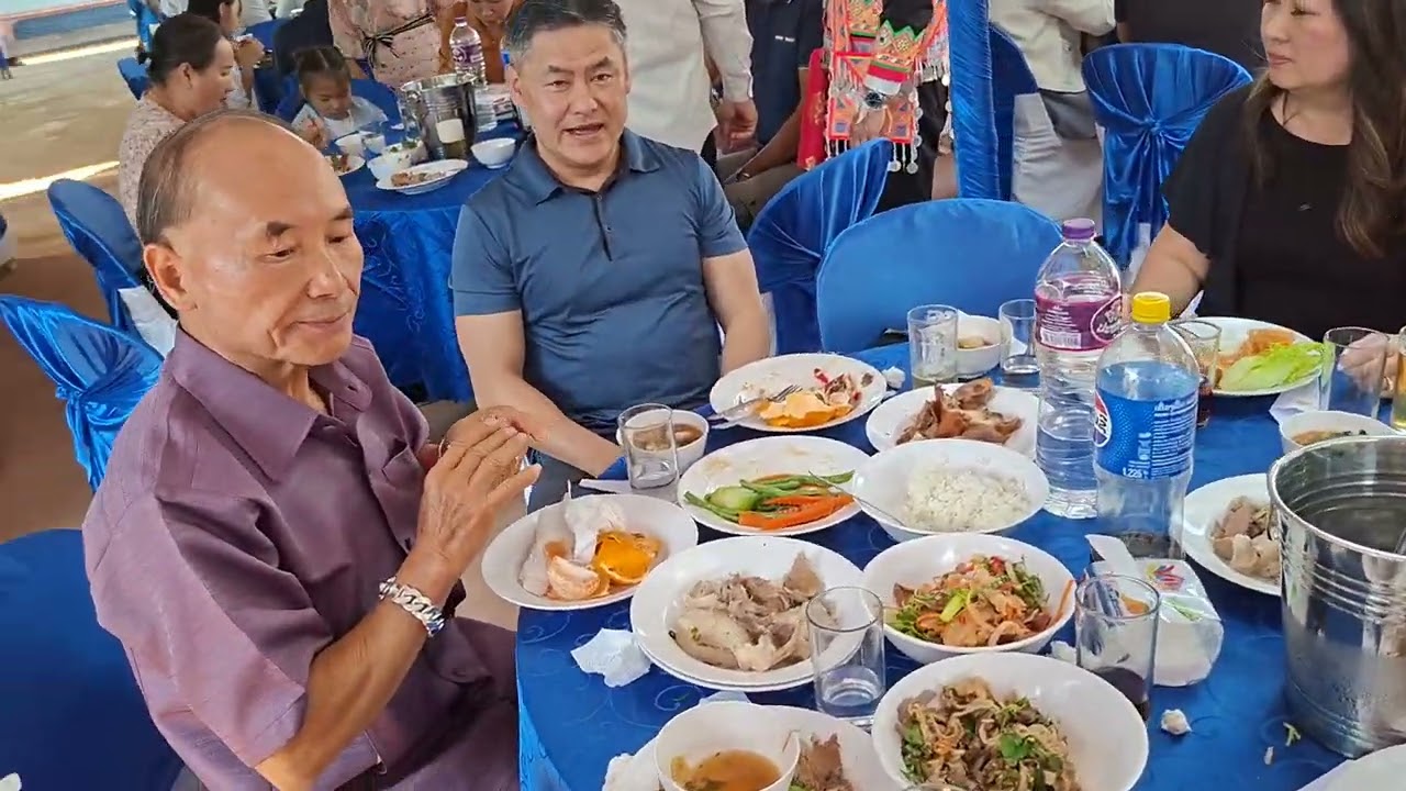 Sawv daws noj mov ua ke. 