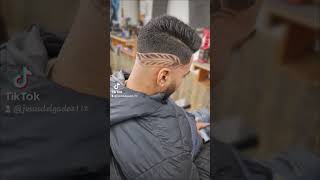 Diseño De Pluma Corte De Cabello