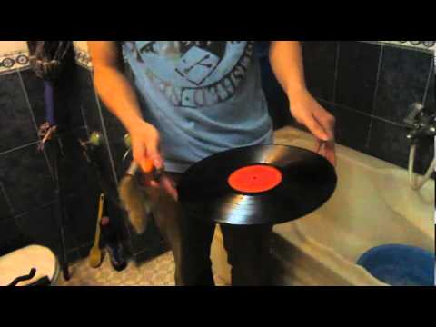 Video: Làm Thế Nào để Rửa Các Bản Ghi Vinyl
