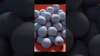 bola-bola ubi ungu