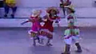 Belinha Dançando Com As Amiguinhas