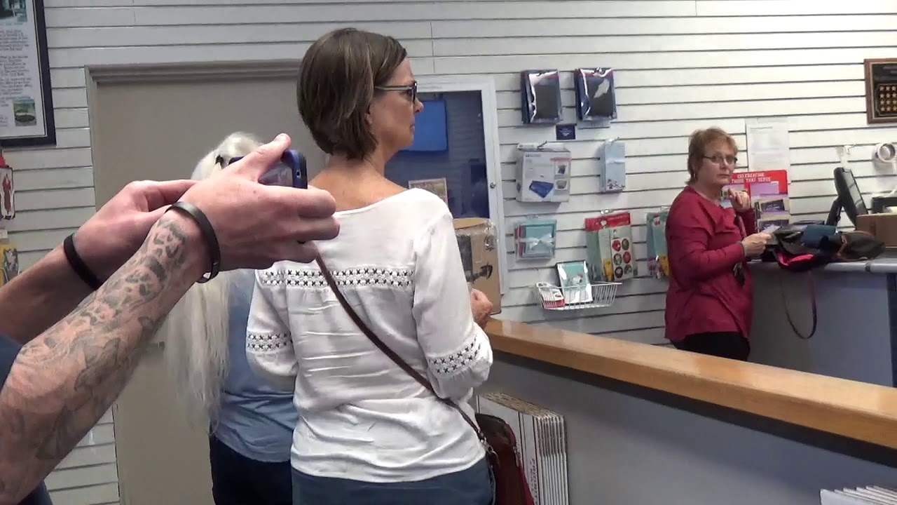 CAN I HELP YOU, CAN I HELP YOU, EXCUSE ME, CAN I HELP YOU!!!