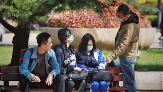 Girl Being Cheated by Child Predator She Meets Online | Social Experiment“ 这是我孙女，你干嘛”目睹学生见网友遇危险，老人说道