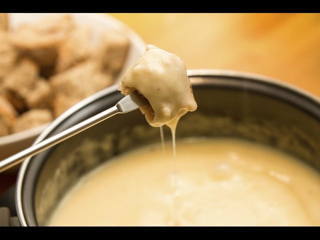 RECETTE. Tous les secrets de la fondue savoyarde avec le chef