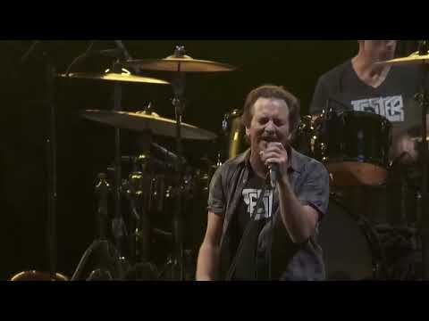Pearl Jam - Know Your Rights (Clash Cover) (Live)