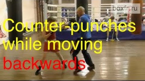 Counter punches in pendulum while moving backwards