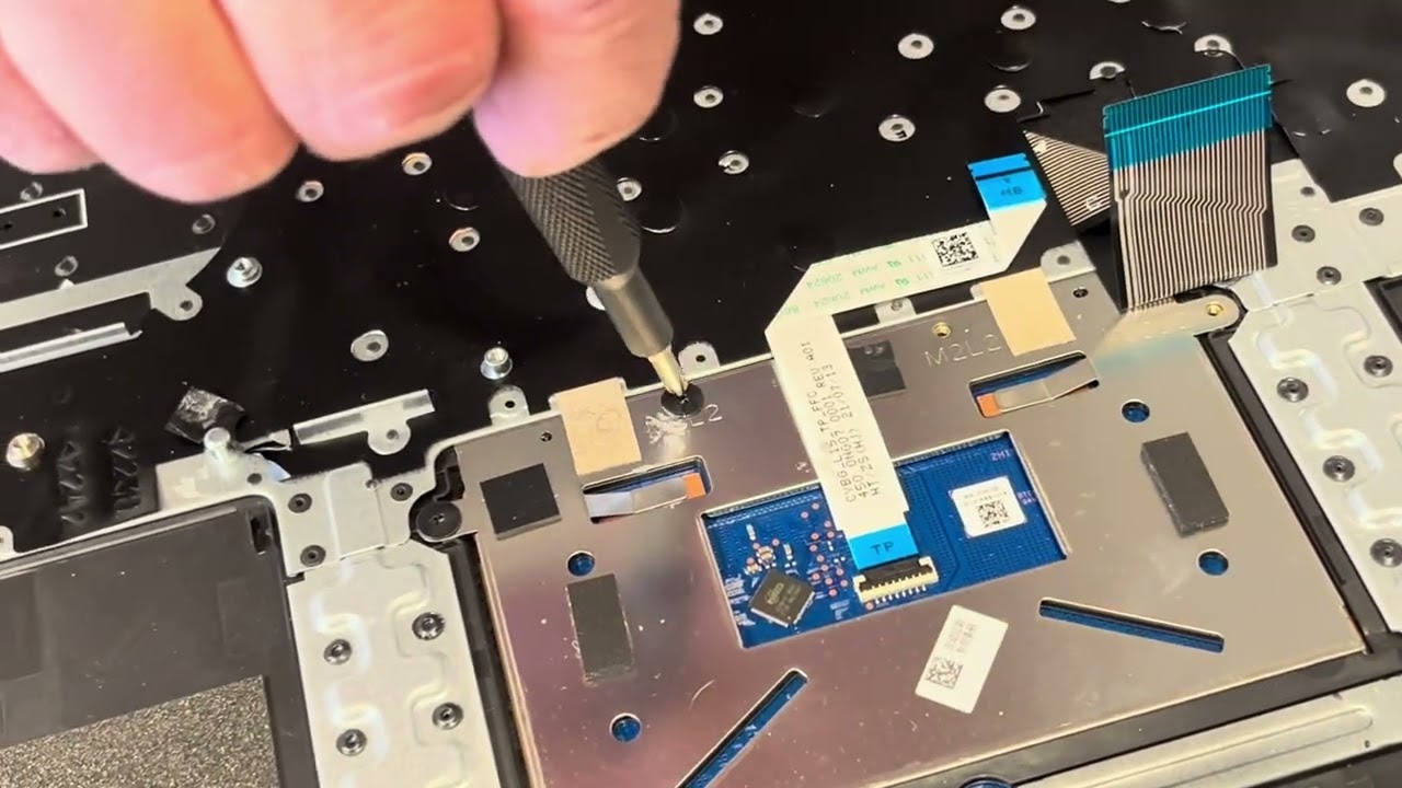 Dell Latitude 3520 complete teardown. Replace or upgrade: RAM, SSD