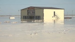 Паводки: в Кульсары откачали более 200 тысяч кубометров воды