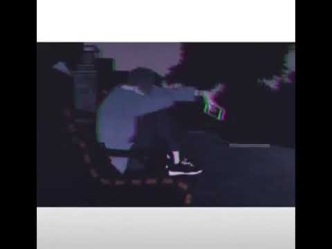 مفيش غير سكوت وضلمه جوا روحي مهما تمشي كل شئ بيبقا ثابت مهما تكون جمبي حالات واتس حزينه