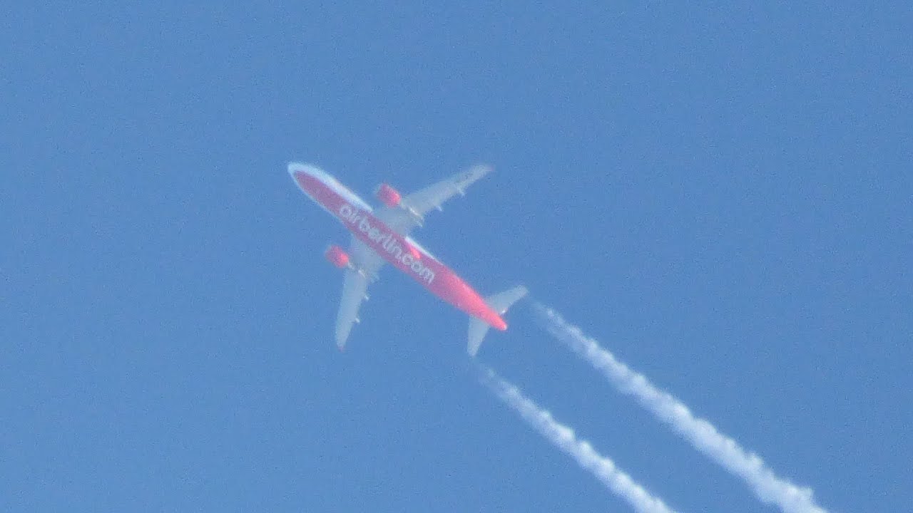 Civilian aircrafts are involved in clandestine geoengineering