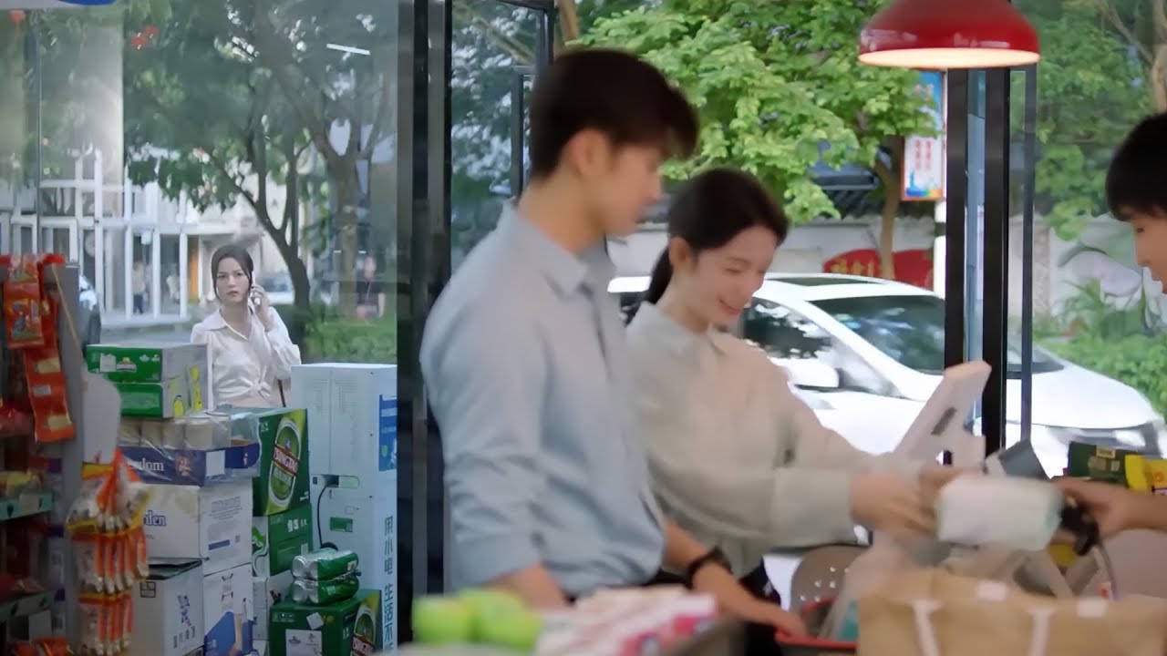 Муж и любовница ходят по магазинам, но жена поймана, ее контратака заставила мужа пожалеть!