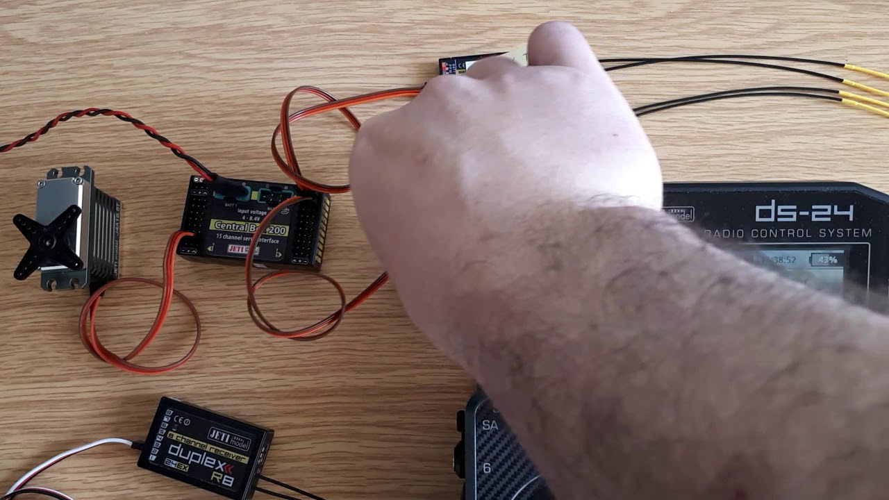 Jeti DUPLEX, Rsat2, CB200, R8 receiver, DS-24 - YouTube