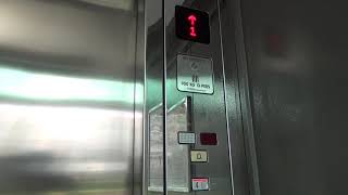 Slow Hydraulic Schindler Elevator at Riverside Point