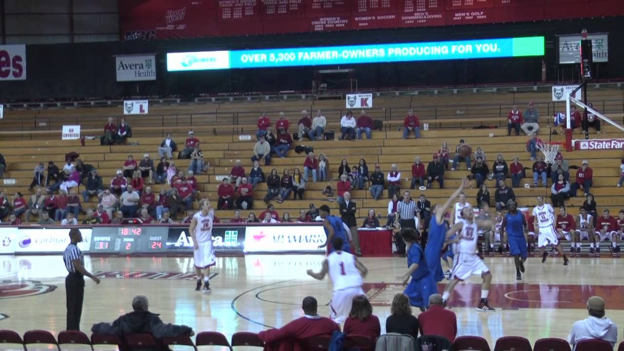 coyotes don edwards South Dakota MBB vs. Tabor