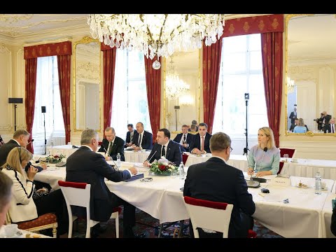 მაღალი დონის თემატური დისკუსიები მრგვალი მაგიდის ფორმატში